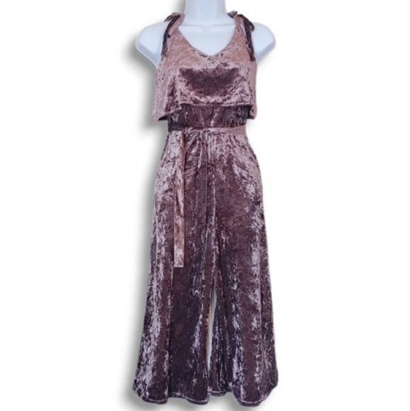 Very J Wide Leg Shoulder Tie Tan / Taupe Crushed Velvet Jumpsuit Size Small - Picture 1 of 12